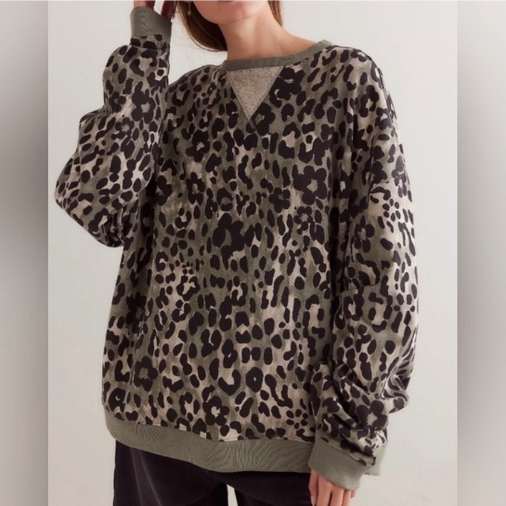 Free People We The Free Classic‎ Printed Oversized Crewneck/Floral Cheetah Small